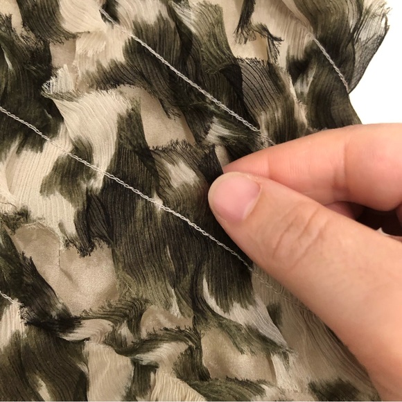 J. Crew Camouflaged Cream Green Crinkled Chiffon💯% Silk Mini Skirt size 0 - Picture 7 of 10